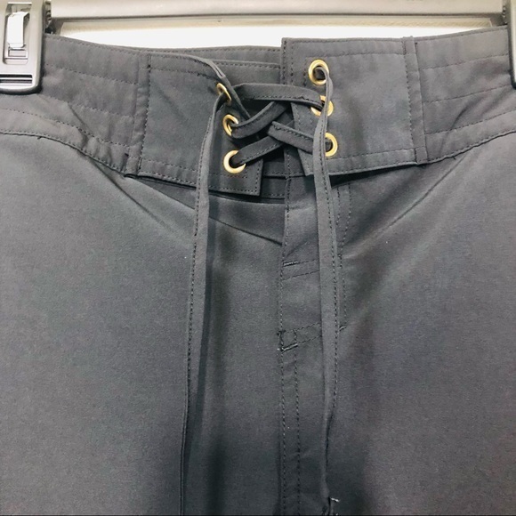 Sold LA BLANCA "All Board" 5-Inch Board Shorts- Black/Gold- Size Medium - Picture 9 of 9